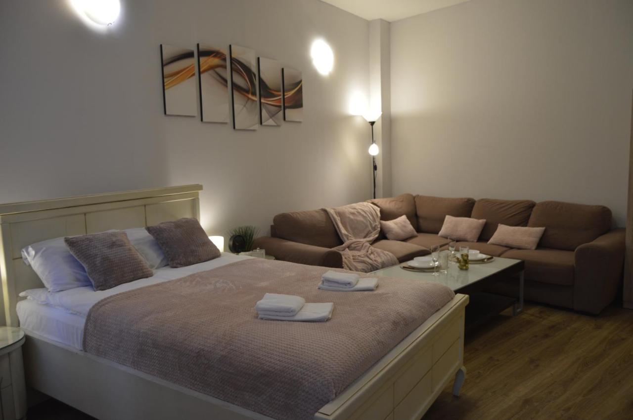 Romantic Apt-great Location- Center-free Parking-self Check-in- Old Town 20 Min * Riga