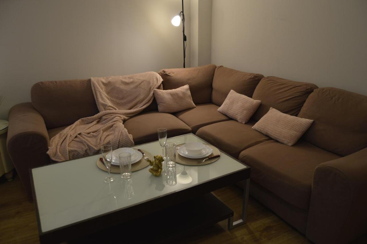 Romantic Apt-great Location- Center-free Parking-self Check-in- Old Town 20 Min *