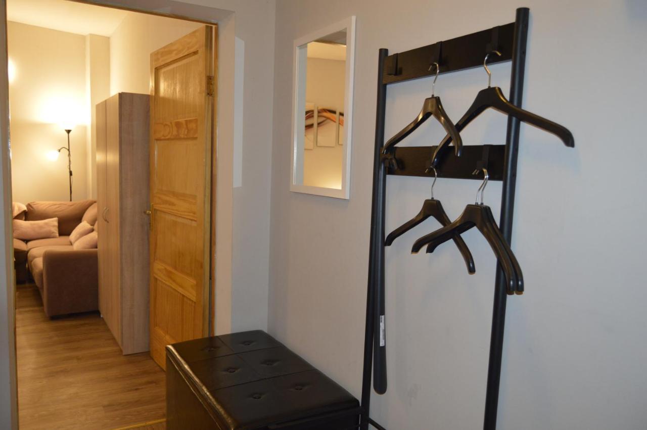 Apartment Romantic Apt-great Location- Center-free Parking-self Check-in- Old Town 20 Min *