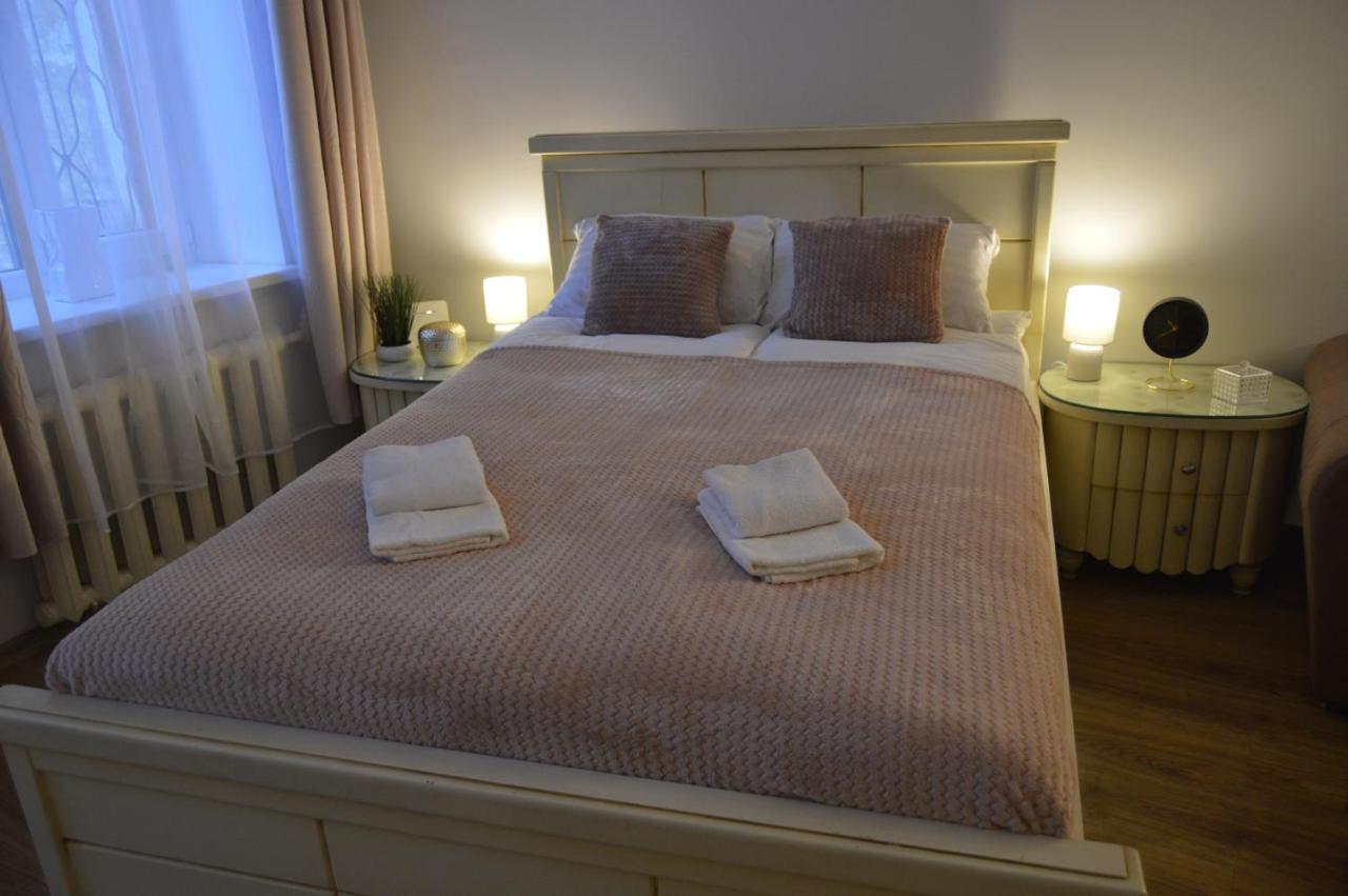 Romantic Apt-great Location- Center-free Parking-self Check-in- Old Town 20 Min *