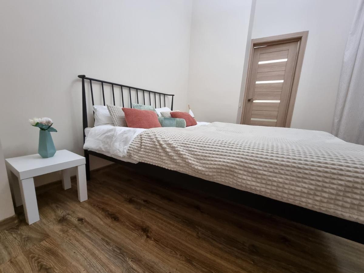 Art Deco One-bedroom In Library House With Free 5g Wifi Apartamento *