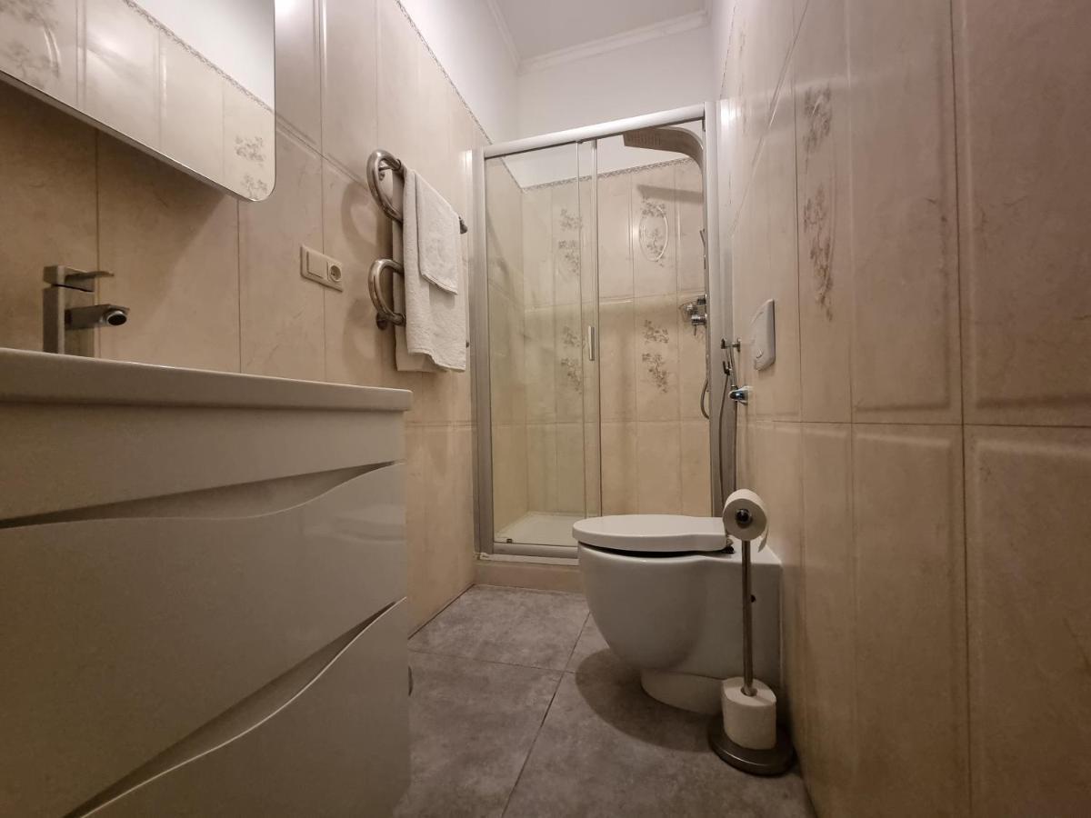 Art Deco One-bedroom In Library House With Free 5g Wifi * Riga