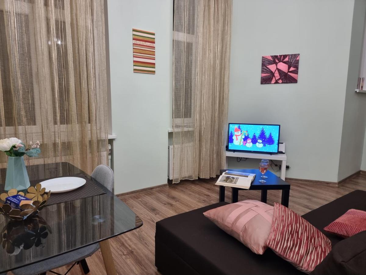 Art Deco One-bedroom In Library House With Free 5g Wifi Apartamento *