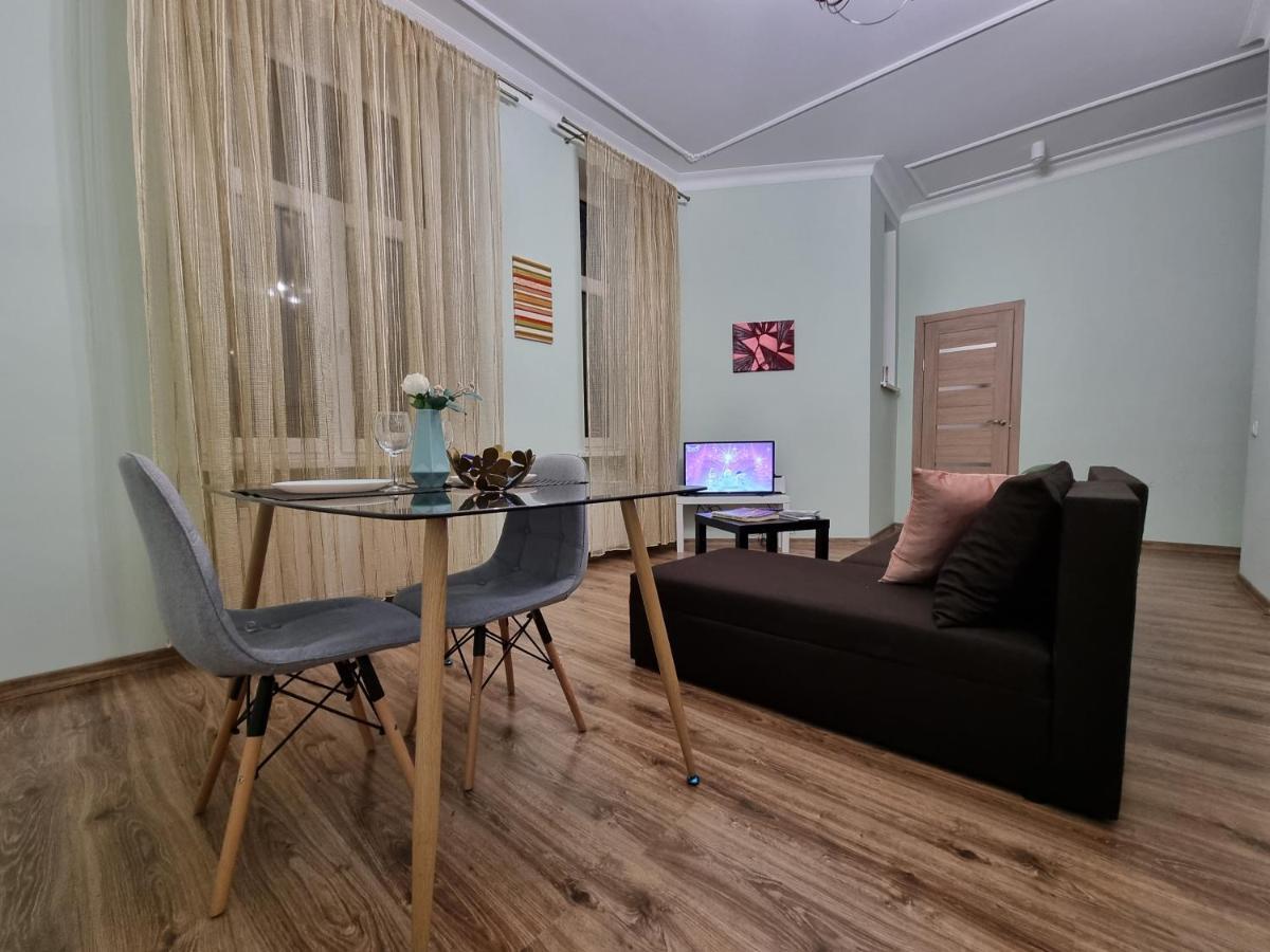 Art Deco One-bedroom In Library House With Free 5g Wifi Apartamento Riga