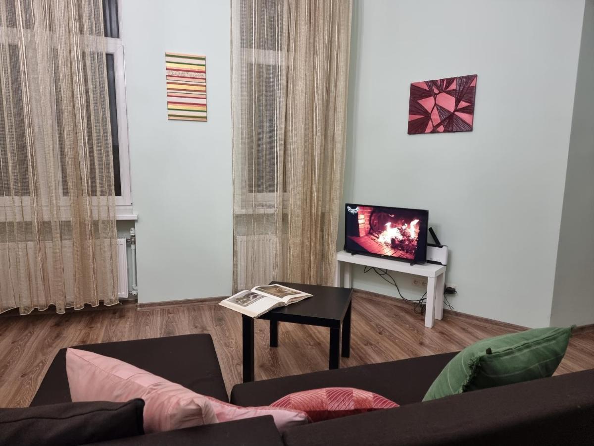 Art Deco One-bedroom In Library House With Free 5g Wifi Apartamento *