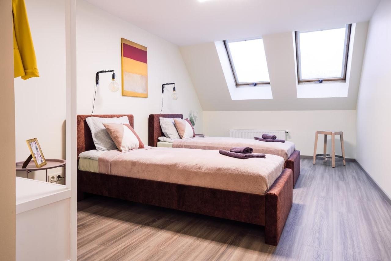 Rothko Apartment/8 Guests/4bedrooms/riga Old Town * Riga