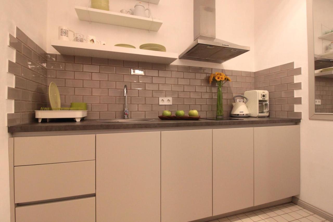Vintage 1br In Quiet Center Of Apartment Riga