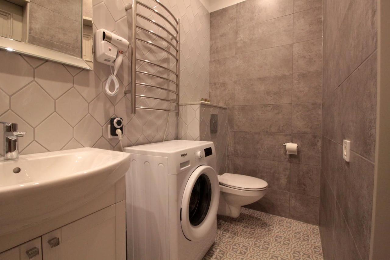 Vintage 1br In Quiet Center Of Apartment Riga