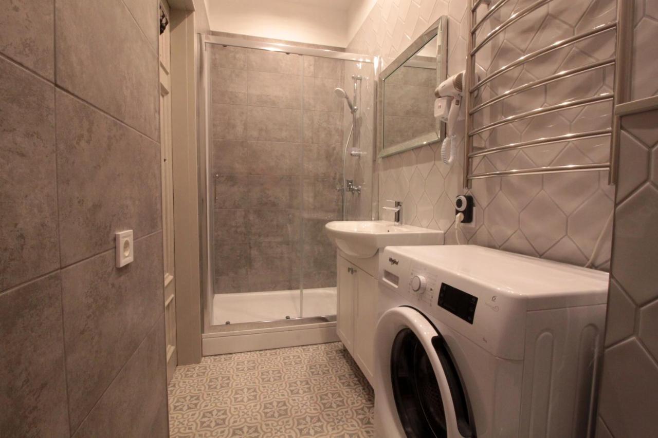 Vintage 1br In Quiet Center Of Apartment *