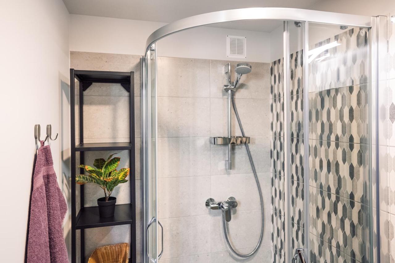 Rothko Apartment/8 Guests/4bedrooms/riga Old Town Căn hộ Riga