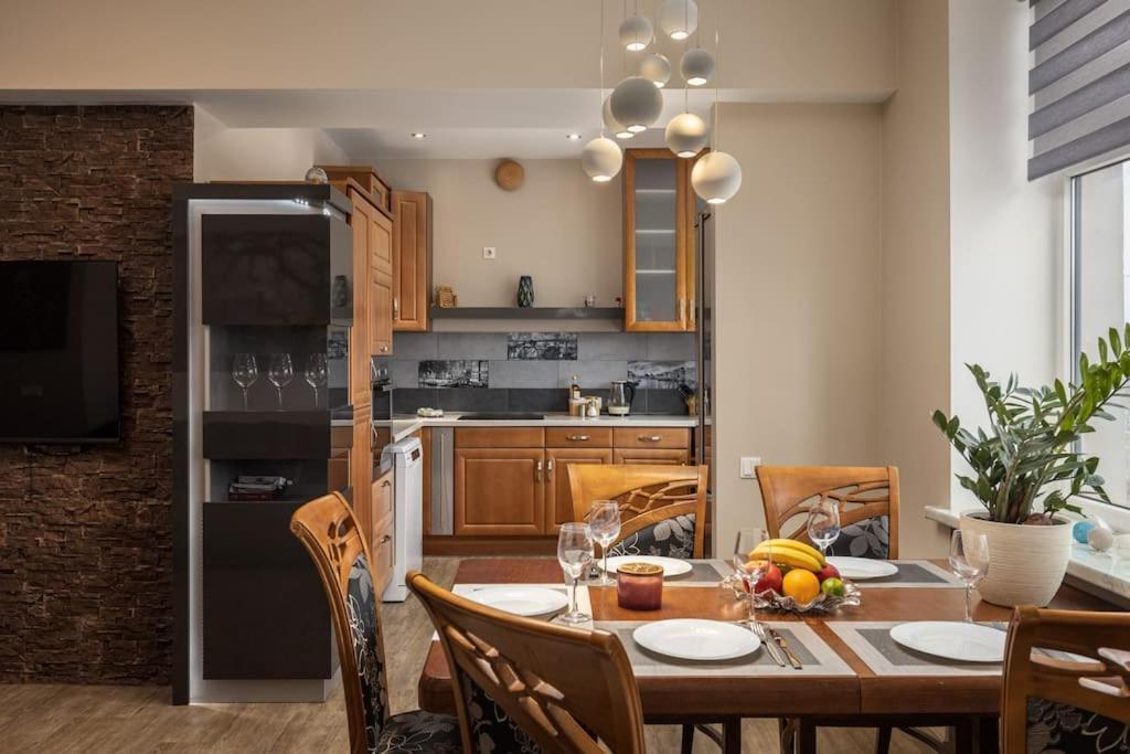 Lovely 2-bdrm Ideal For Couples And Family With Children, Free Parking On Premises Riga