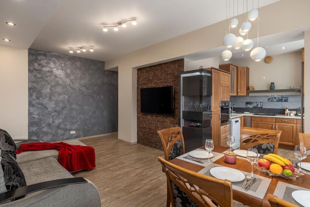 Appartement Lovely 2-bdrm Ideal For Couples And Family With Children, Free Parking On Premises