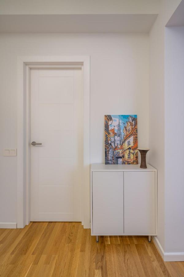 Dzīvoklis 1-bedroom Penthouse With Underground Parking *