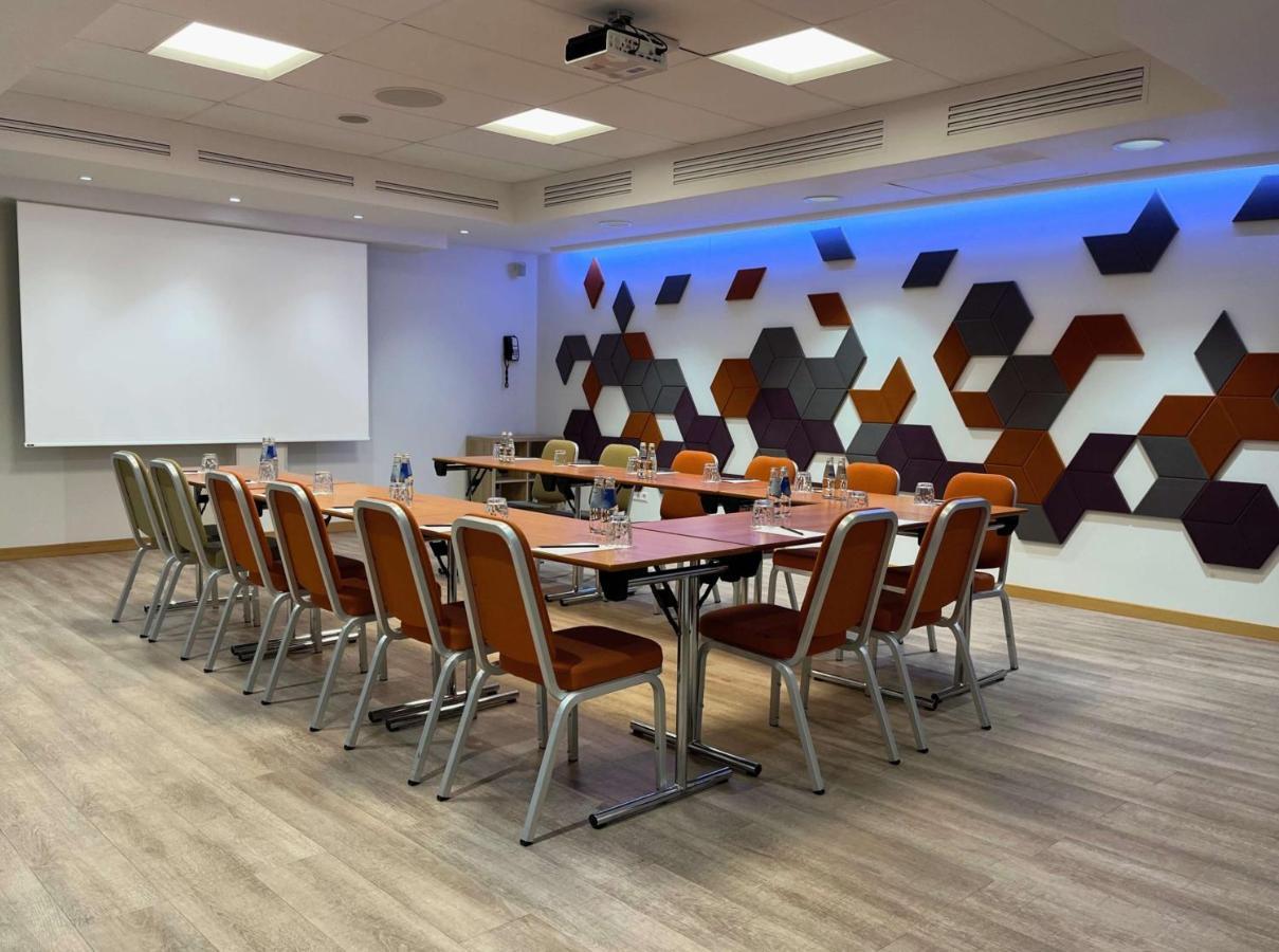 Khách sạn Radisson Blu Elizabete Hotel, Riga