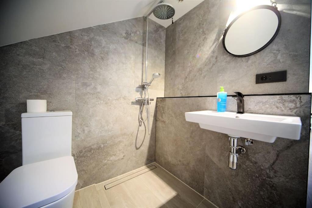 Appartement 3 Level In Old Town / *