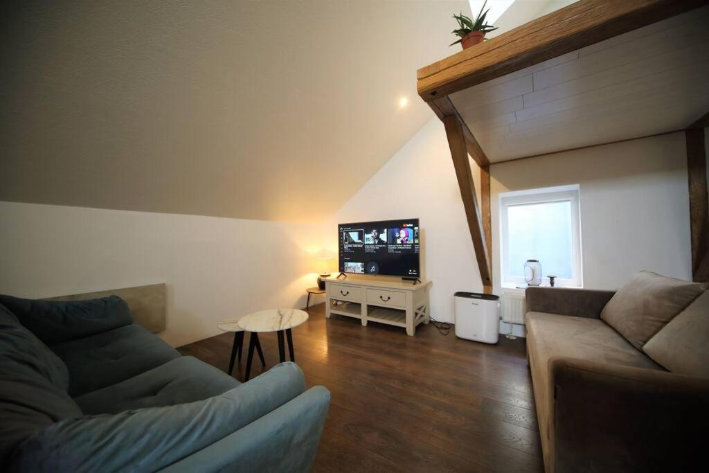 Apartment 3 Level In Old Town / *