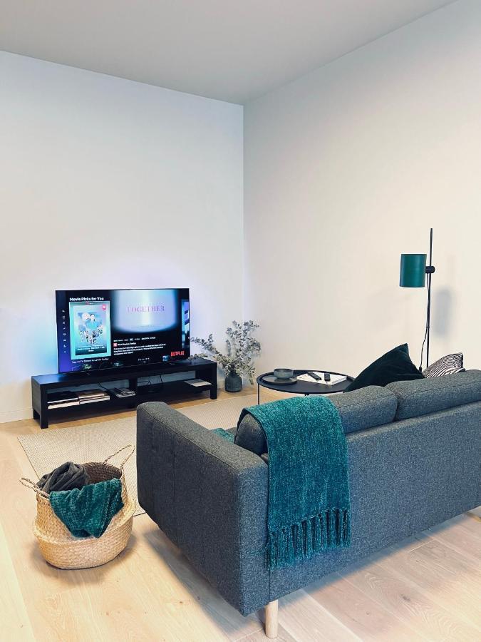 Stylish New In Old Town - Centre, Self Check-in, Walkable To Major Attractions *