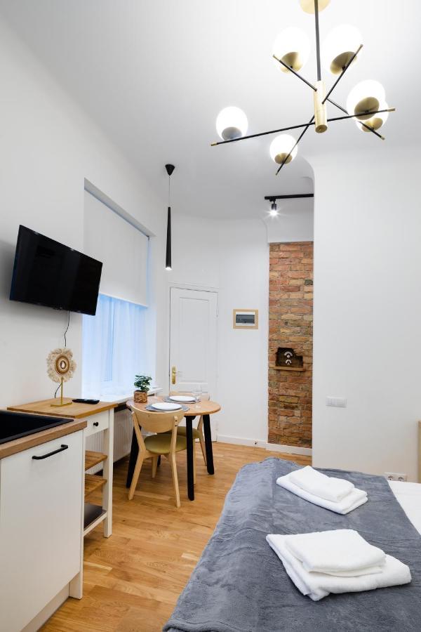 Aparthotel Brivibas House Design In City Center