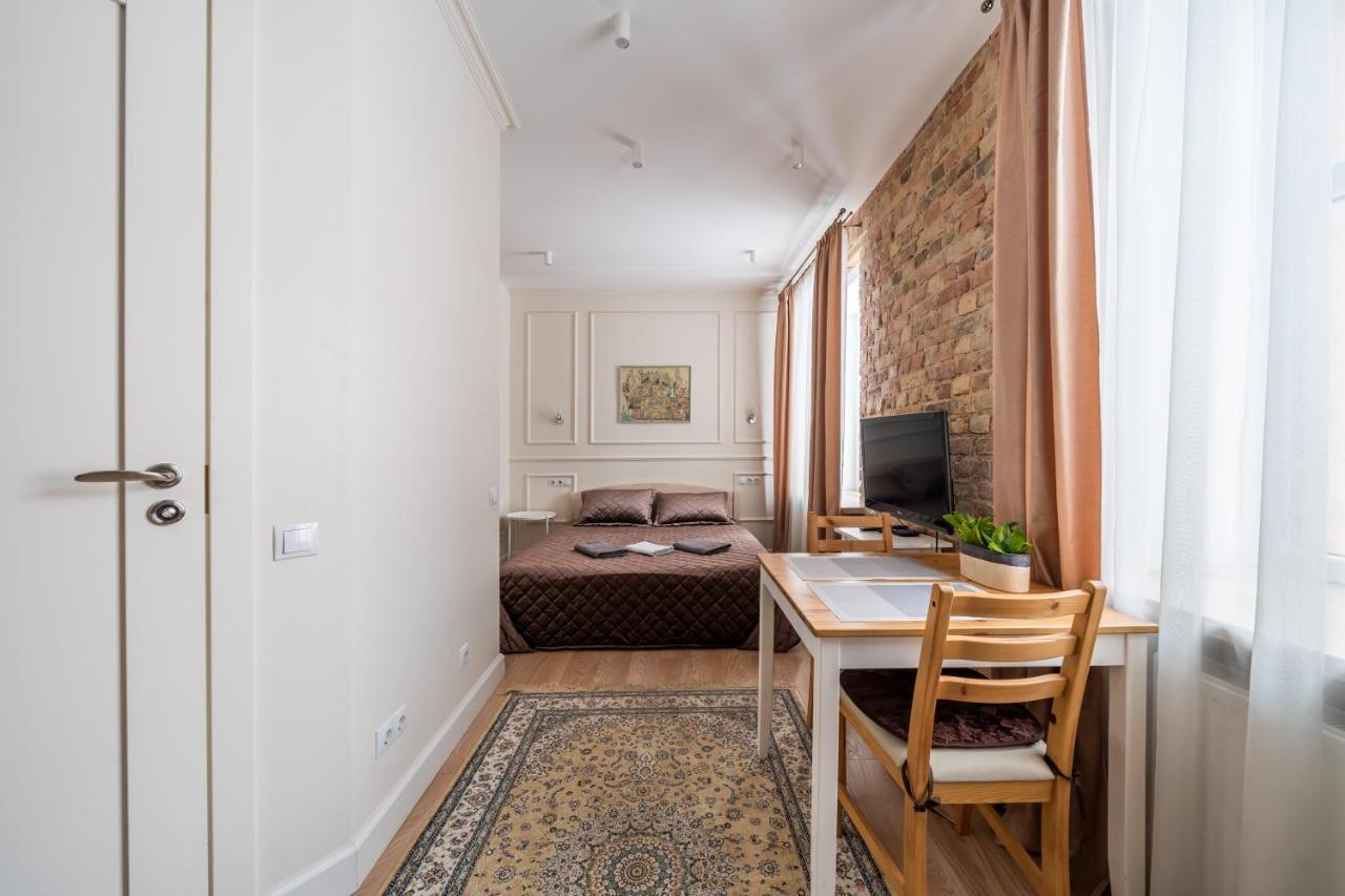 Appartement Stylish Close To Center, Cafes & Parks & Local Dining Riga