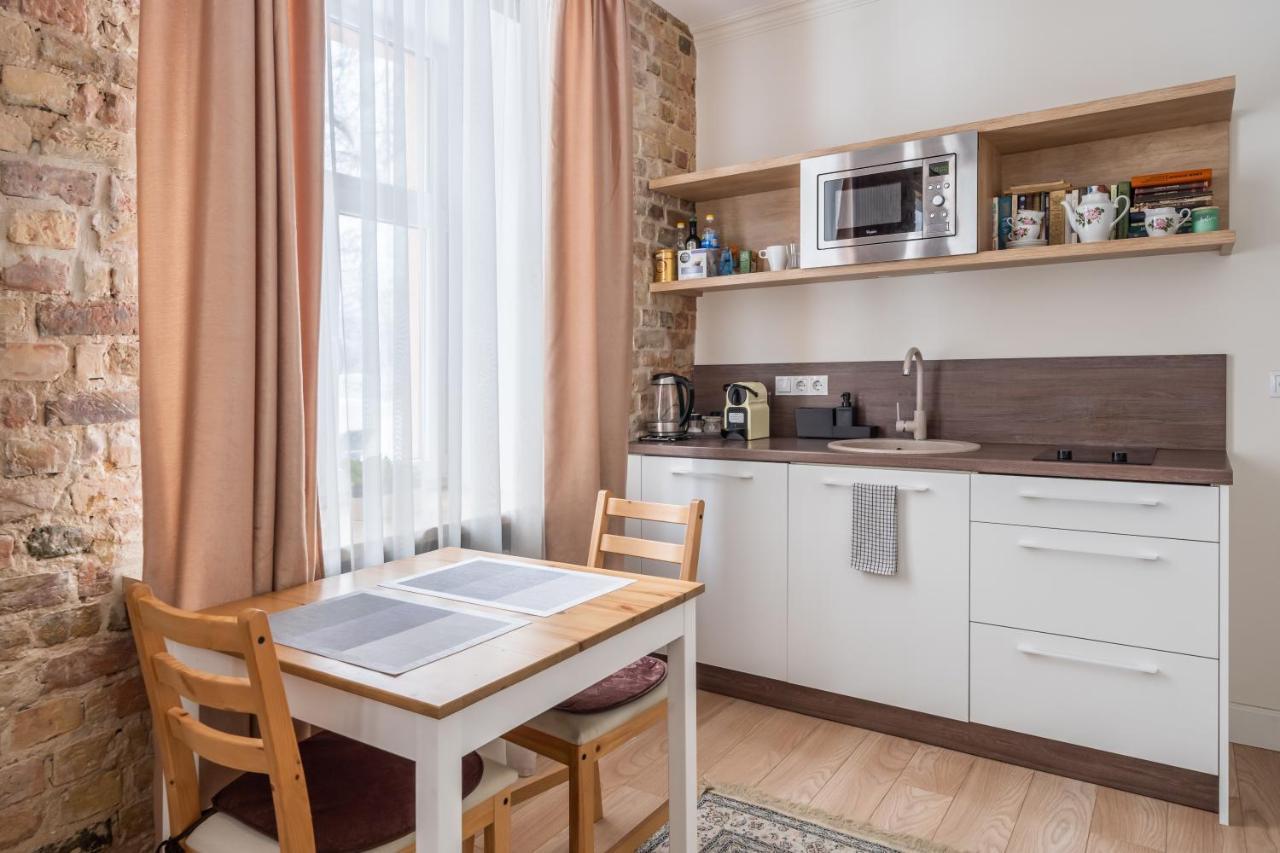 Stylish Close To Center, Cafes & Parks & Local Dining Appartement