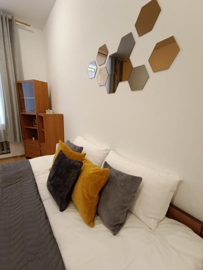 Apartment Spacious Center Family 2 Bedrooms Riga