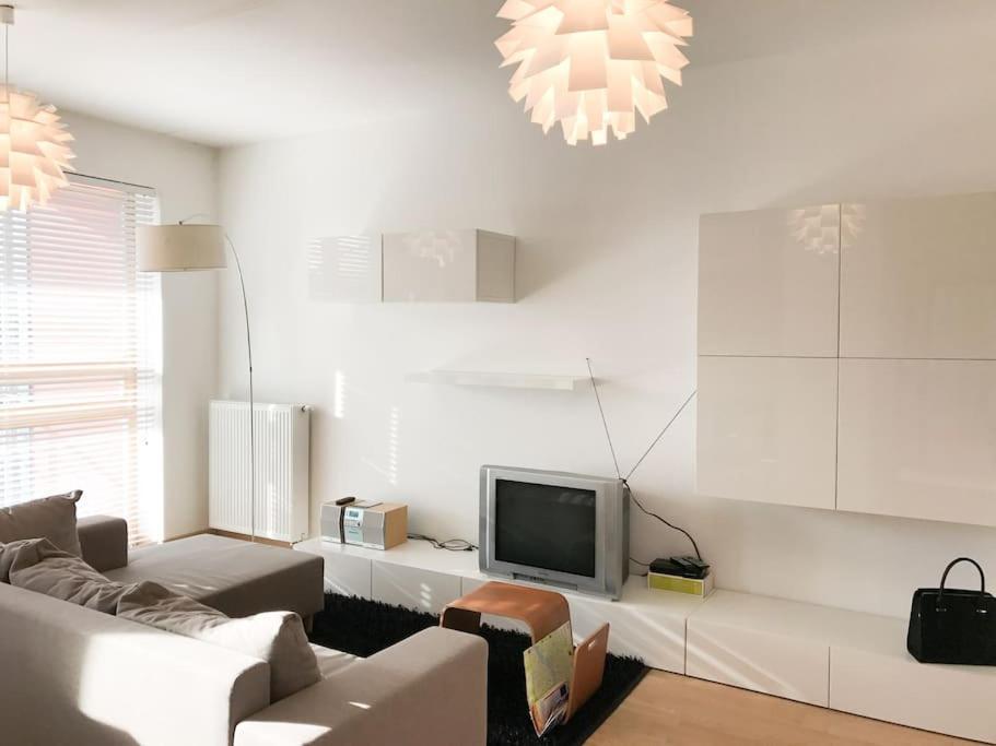 Stunning 2 Bedroom In Quite Part Of