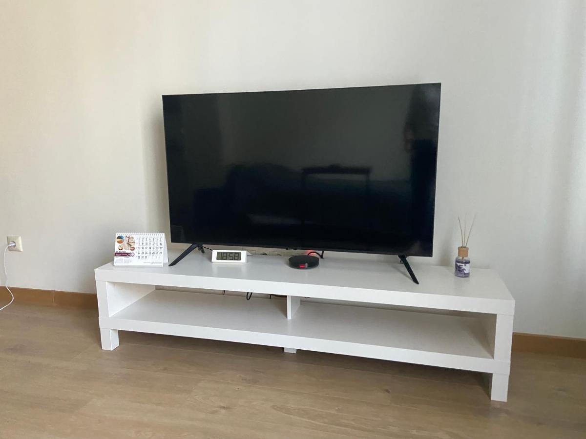 Pearl - New And Cosy Close To Center *