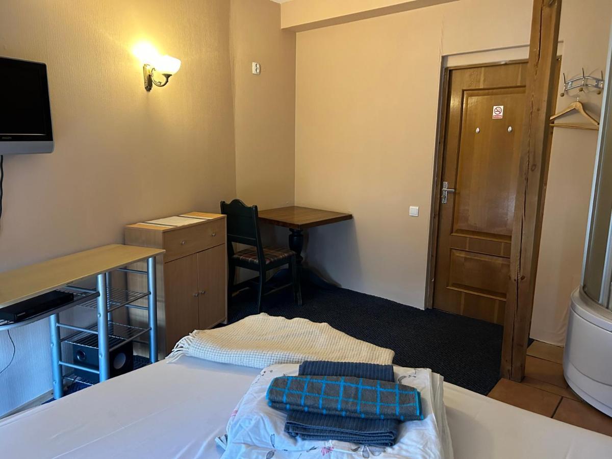 Easy Inn