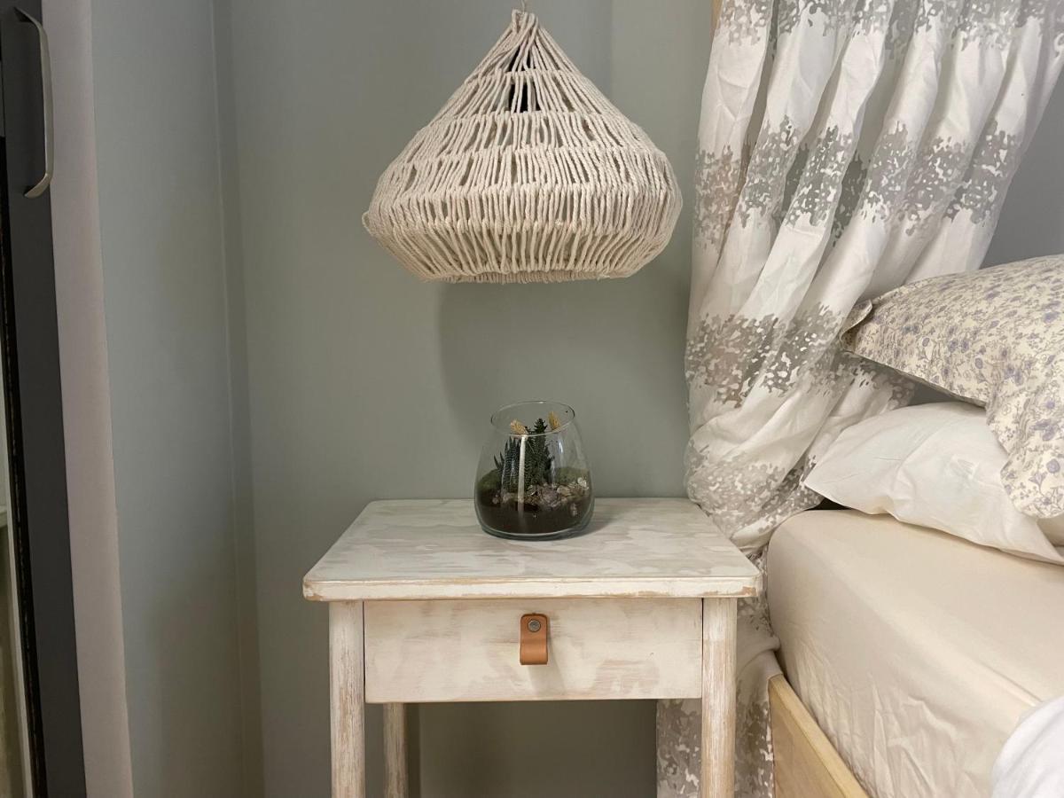 Pristine 1br In Center W/ Patio And Parking Apartamento Riga