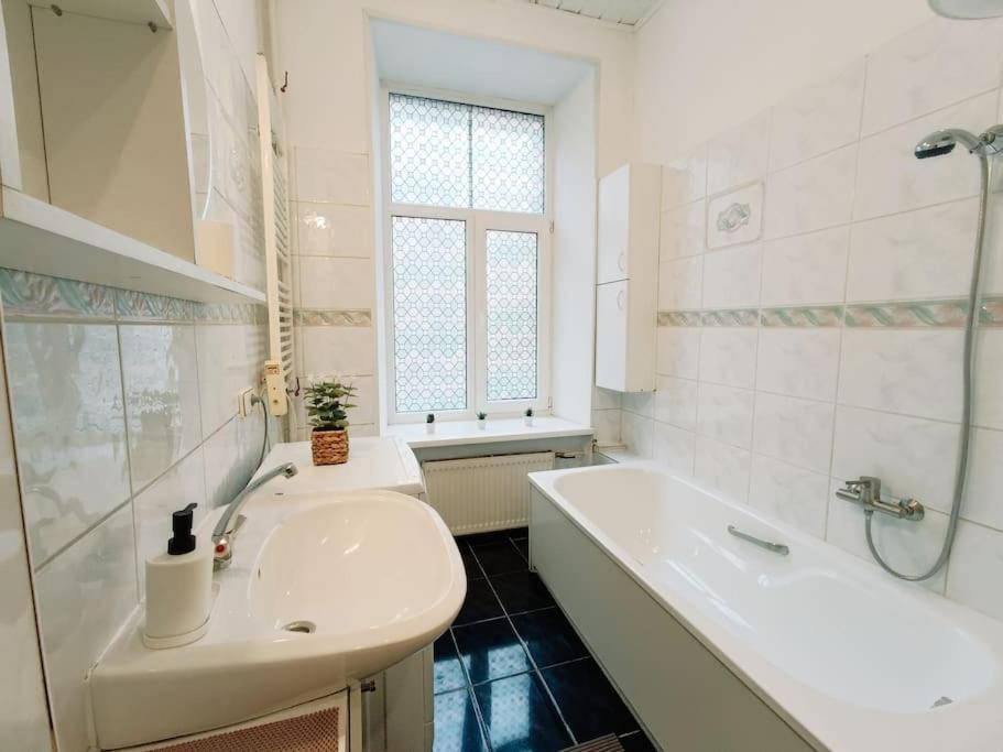 Unique Spacious Classic 3 Bedroom Midtown ! Billiard ! Riga