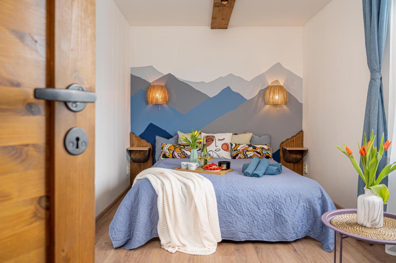 Family Garden With Free Private Parking & Playground Apartment Riga