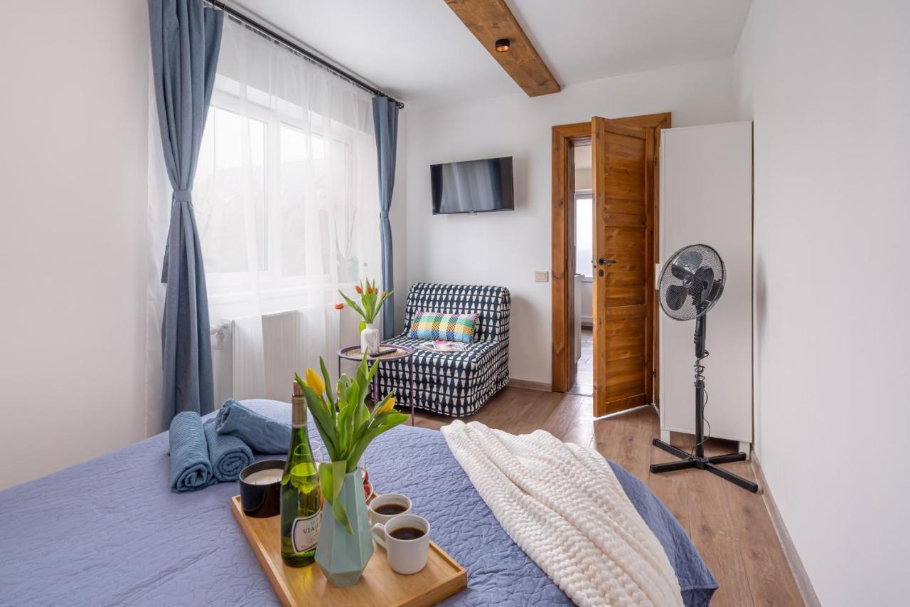 Family Garden With Free Private Parking & Playground