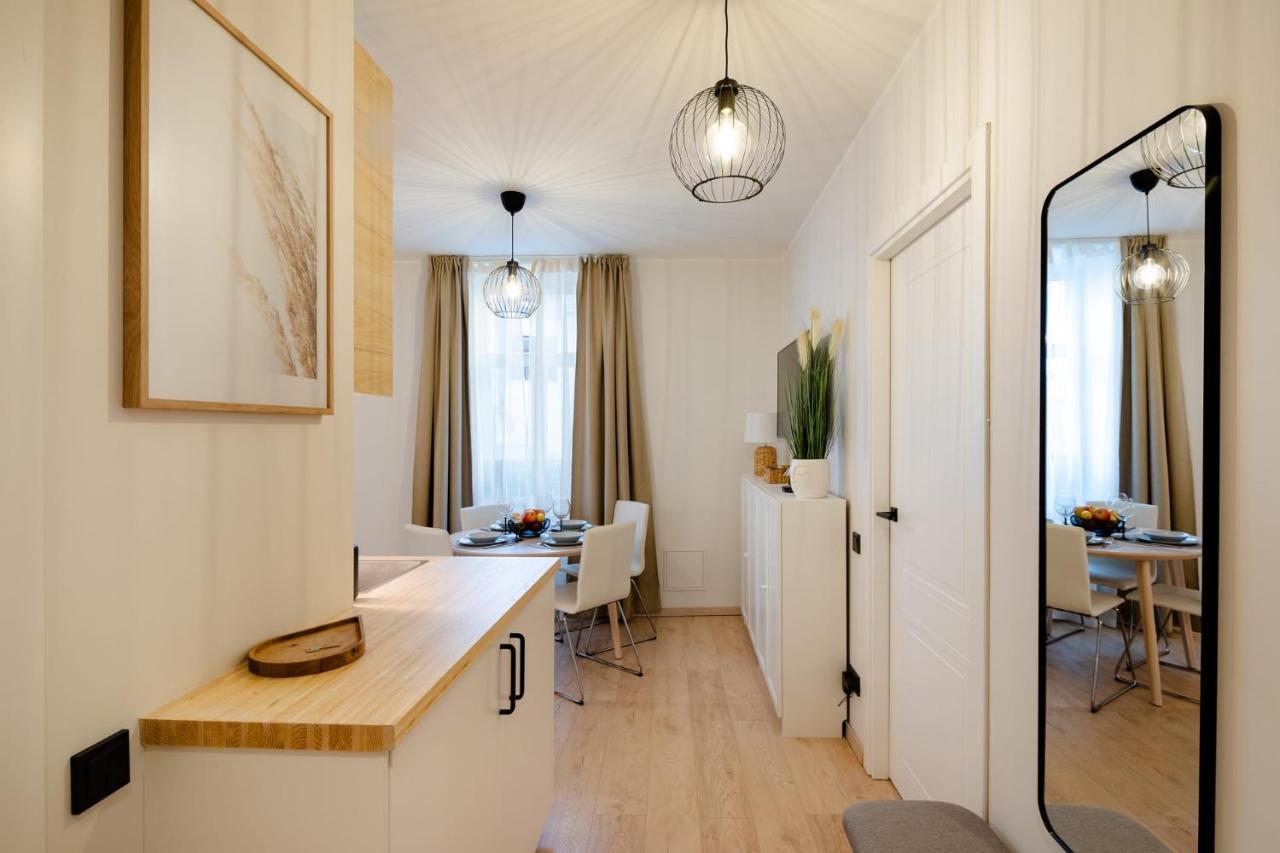 Old Cozy One Bedroom