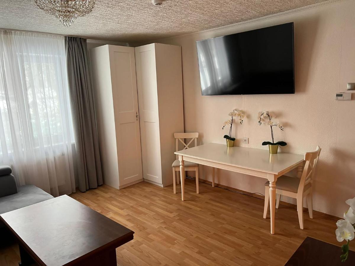 Lake&forest&city Villa *