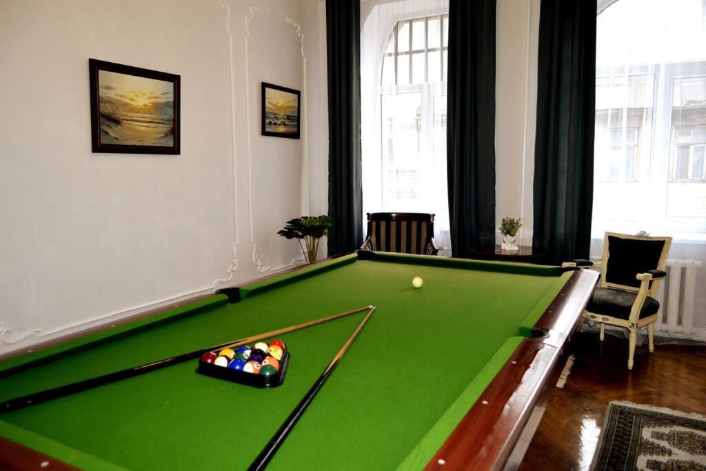 Unique Spacious Classic 3 Bedroom Midtown ! Billiard ! Căn hộ Riga