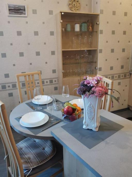Cozy, Spacious Gertruda Self Chek In 20 Min To Old With Car 5 Min Huoneisto *
