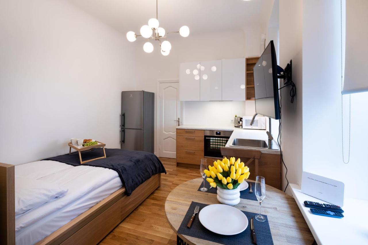 Brivibas House Design In City Center Aparthotel