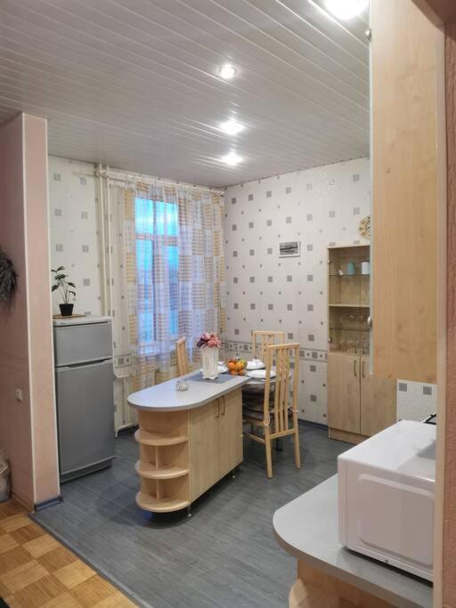 Huoneisto Cozy, Spacious Gertruda Self Chek In 20 Min To Old With Car 5 Min Riika