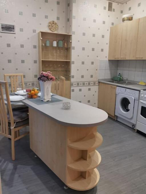 Cozy, Spacious Gertruda Self Chek In 20 Min To Old With Car 5 Min Huoneisto Riika