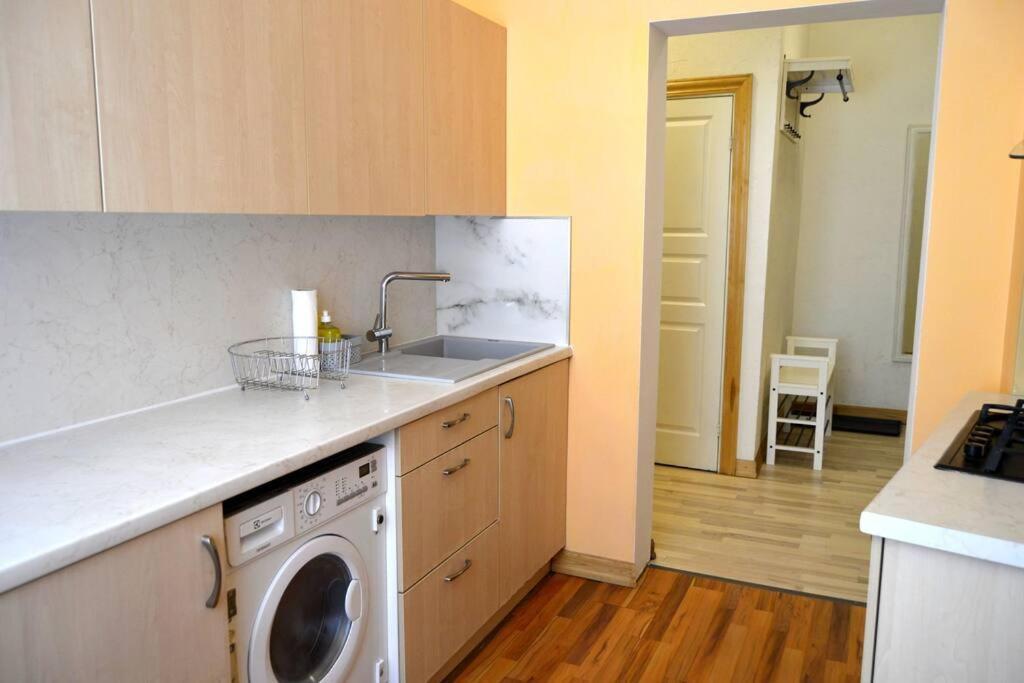 Apartamento Spacious Old Town Family Peachy 2 Bedrooms Apartment, Nearby The Presidential Castle Riga