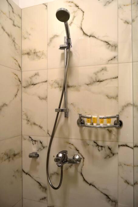 Apartamento Spacious Old Town Family Peachy 2 Bedrooms Apartment, Nearby The Presidential Castle