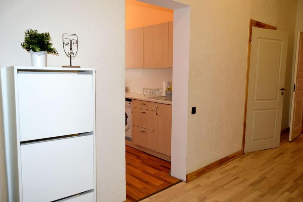 Spacious Old Town Family Peachy 2 Bedrooms Apartment, Nearby The Presidential Castle Apartamento *
