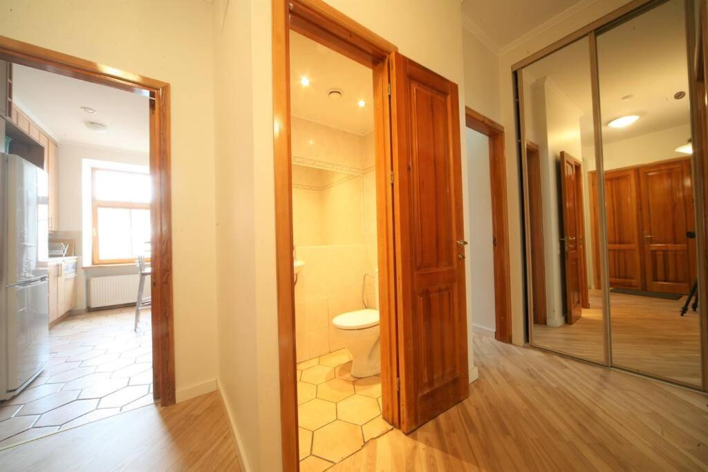 Old Town 2 Bedroom / Location *