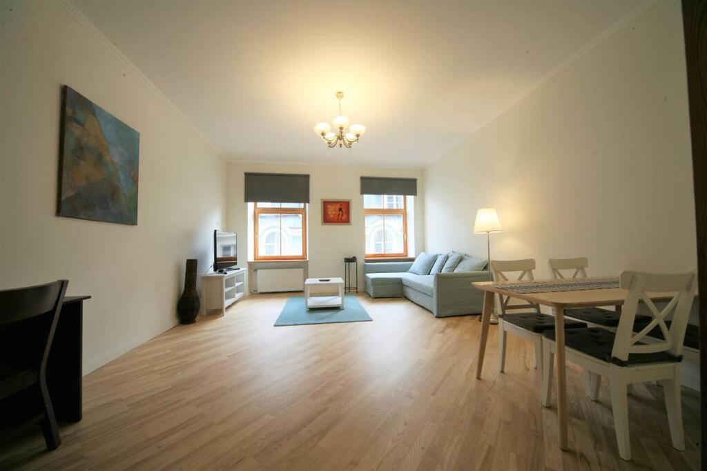 Old Town 2 Bedroom / Location