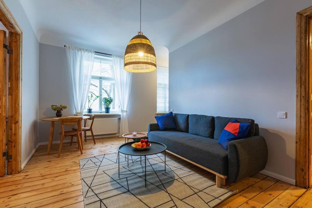 Apartment Design With Vintage Twist In Central *