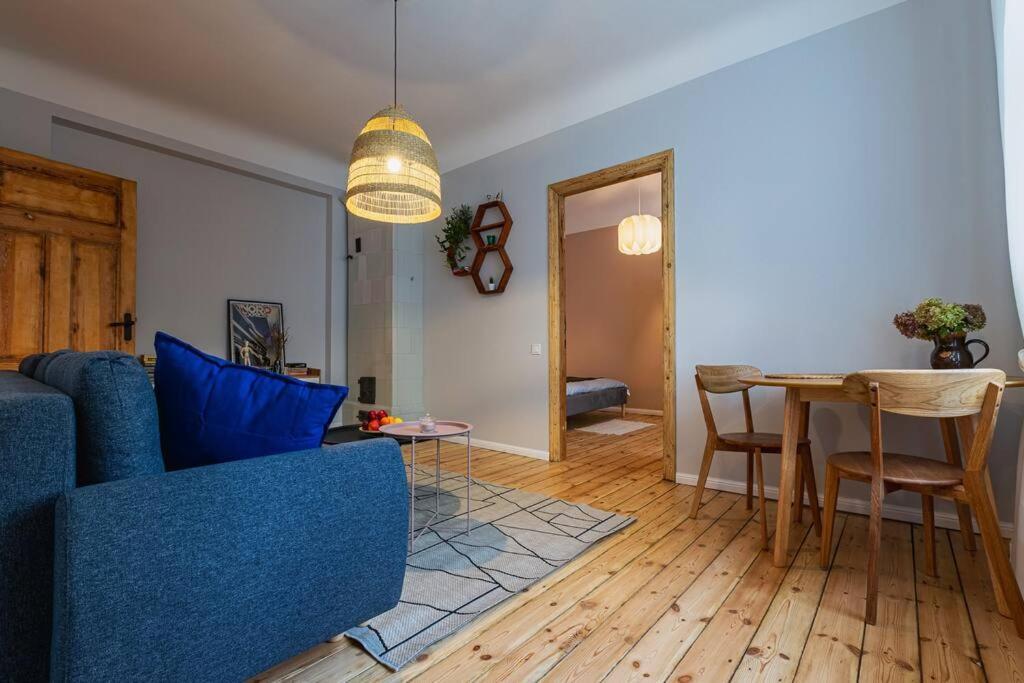 Design With Vintage Twist In Central *