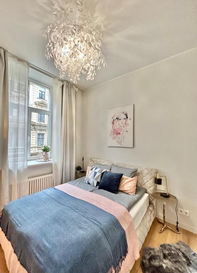 Apartment Very Center Gorgeous & Light