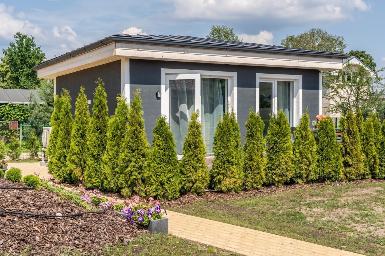 Family Garden House With Free Private Parking & Playground Vakantiehuis