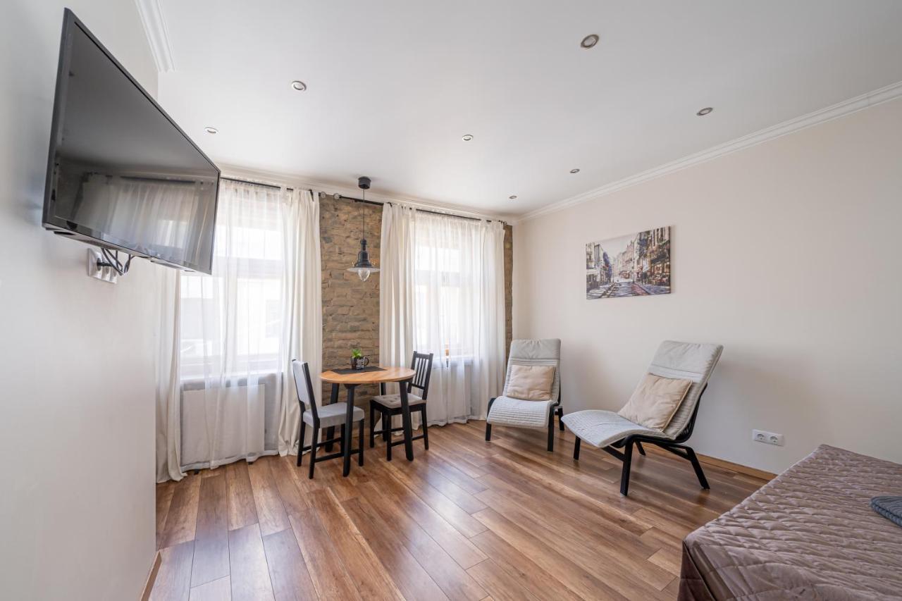 Top-floor With Courtyard View In Unesco Area, Murnieku Street Riga