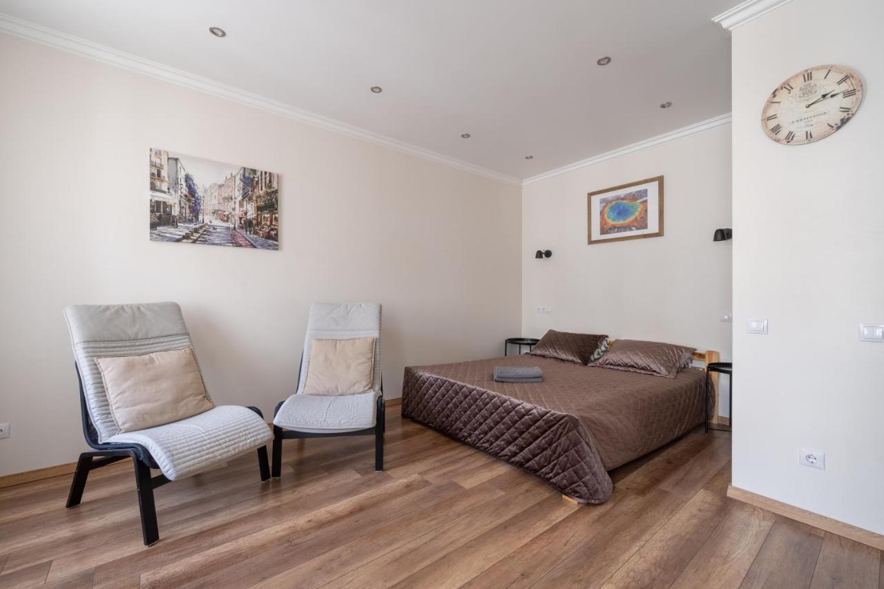 Top-floor With Courtyard View In Unesco Area, Murnieku Street Apartment Riga